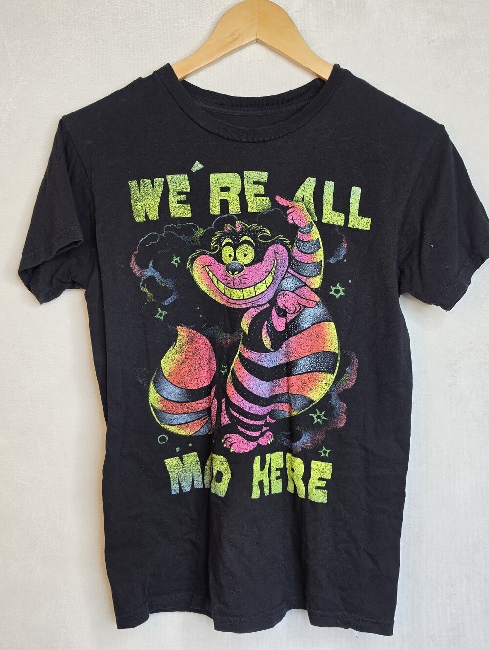 Disney Black Tee with Neon Cheshire Cat Graphic Alice In Wonderland Sz Small